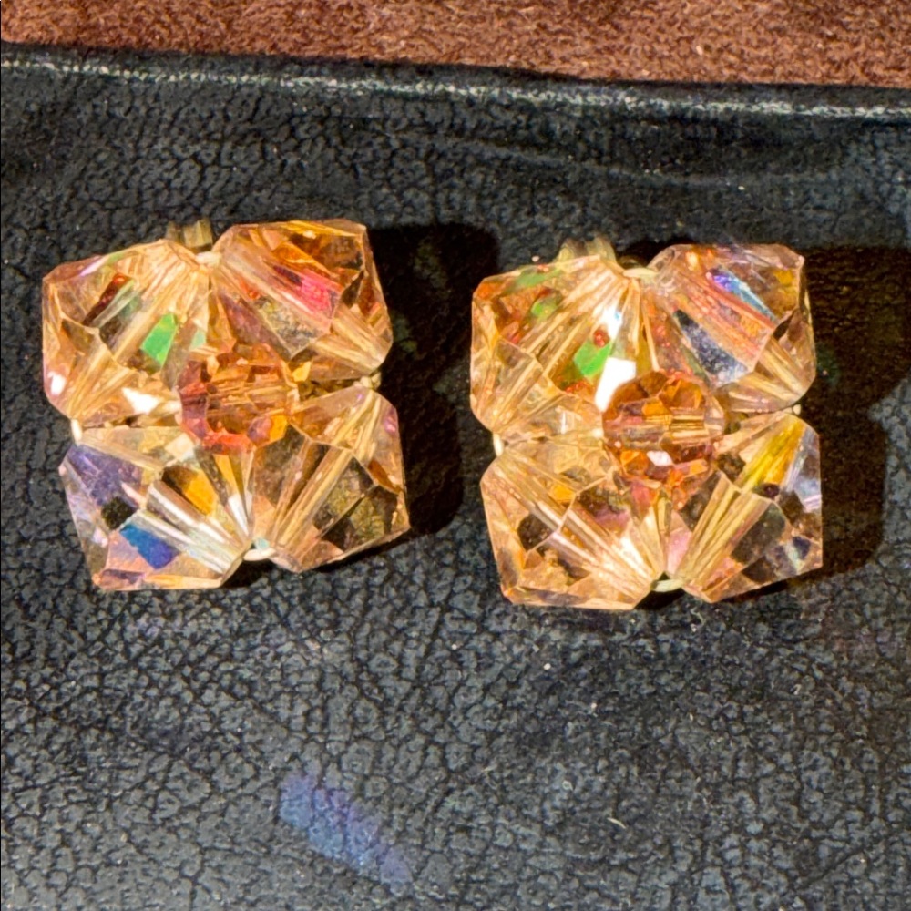 Startling aurora borealis clip on earrings 🐈‍⬛VTG